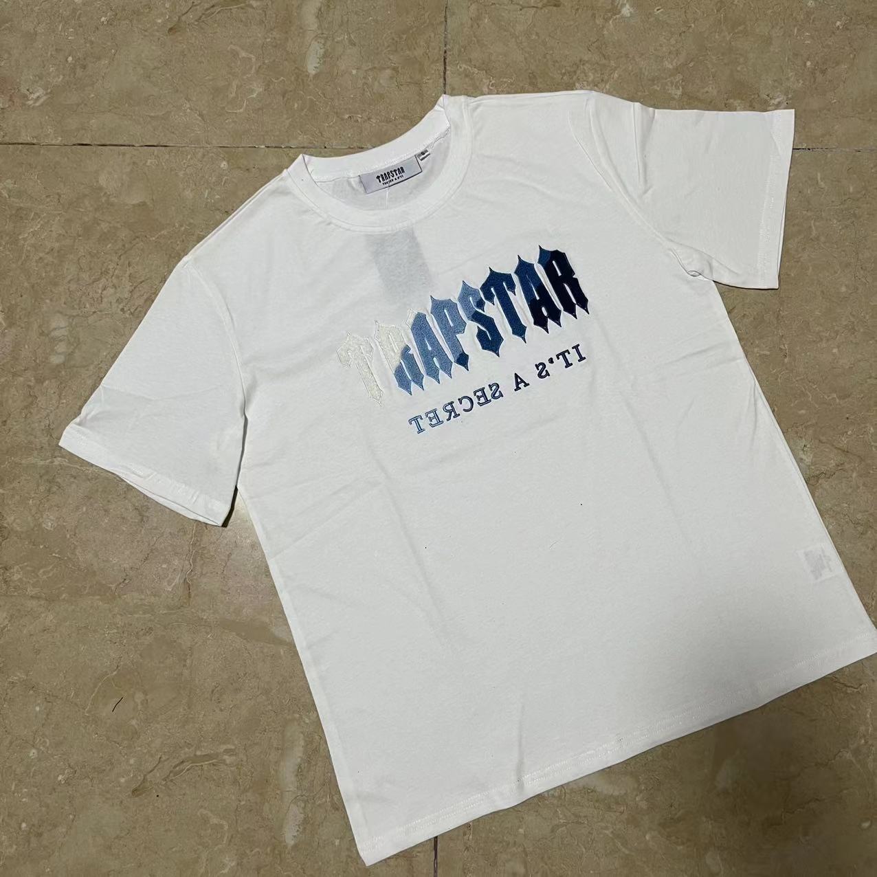 TRAPSTAR TEE T SHIRT LETTER EMBROIDERY (WHITE WHITE BLUE)